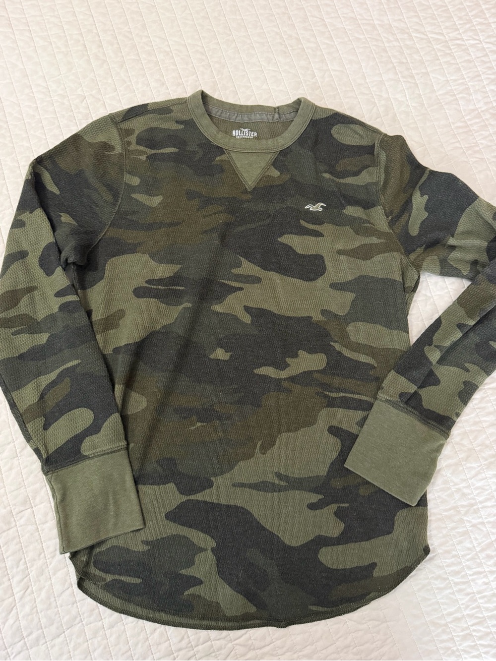 Hollister Men's Camouflage Olive Crewneck Waffle Knit Sweater